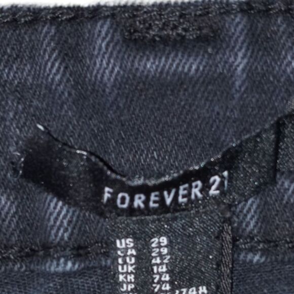 ❤️SALE! PRICE FINAL!❤️ FOREVER 21 BLACK JEAN SHORTS SIZE 29 - Picture 10 of 12